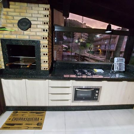 Apartamento 12 - Bombinhas - 200 Metros Da Praia Bagian luar foto