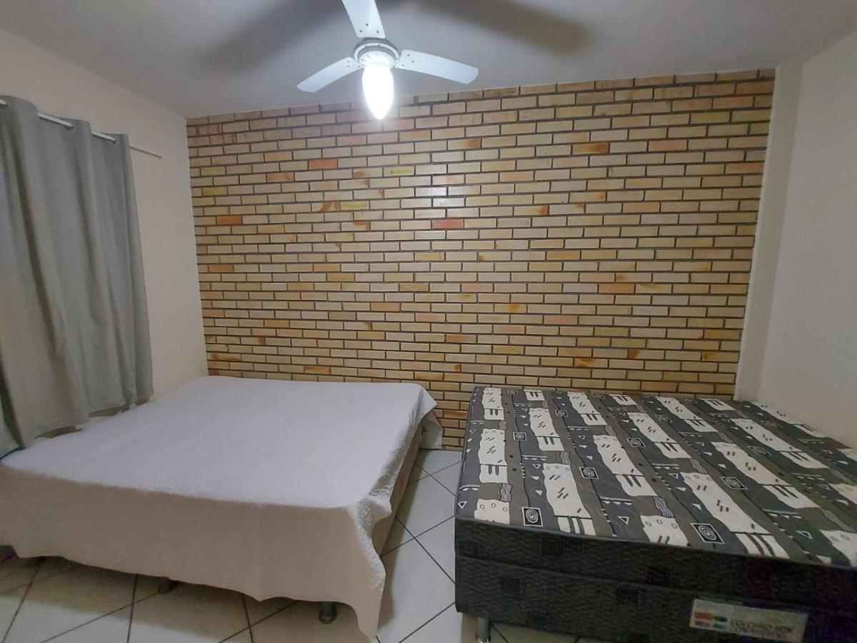 Apartamento 12 - Bombinhas - 200 Metros Da Praia Bagian luar foto
