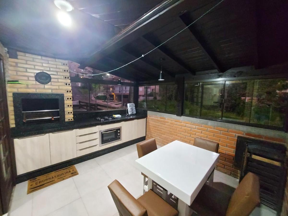 Apartamento 12 - Bombinhas - 200 Metros Da Praia Bagian luar foto