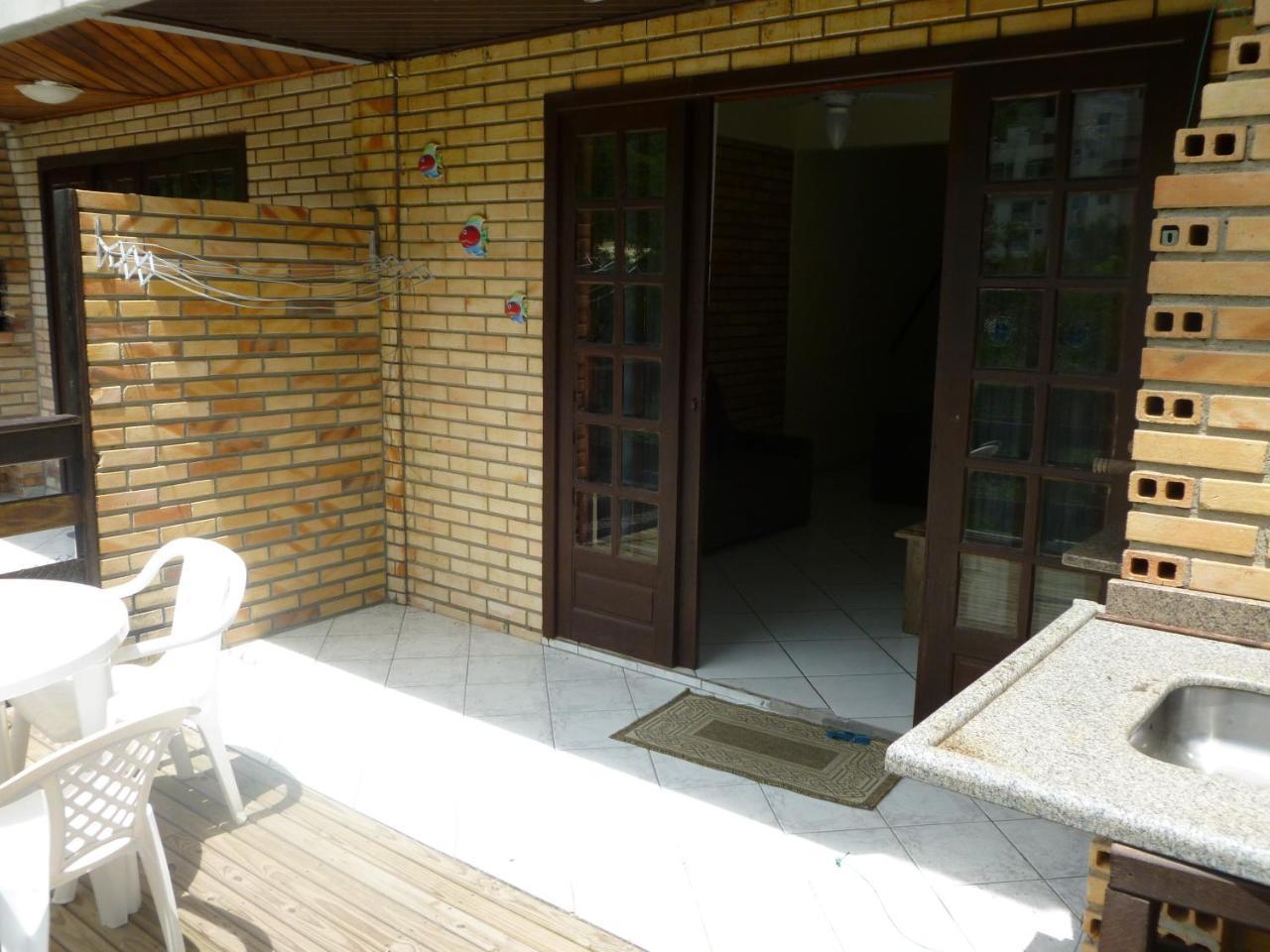 Apartamento 12 - Bombinhas - 200 Metros Da Praia Bagian luar foto