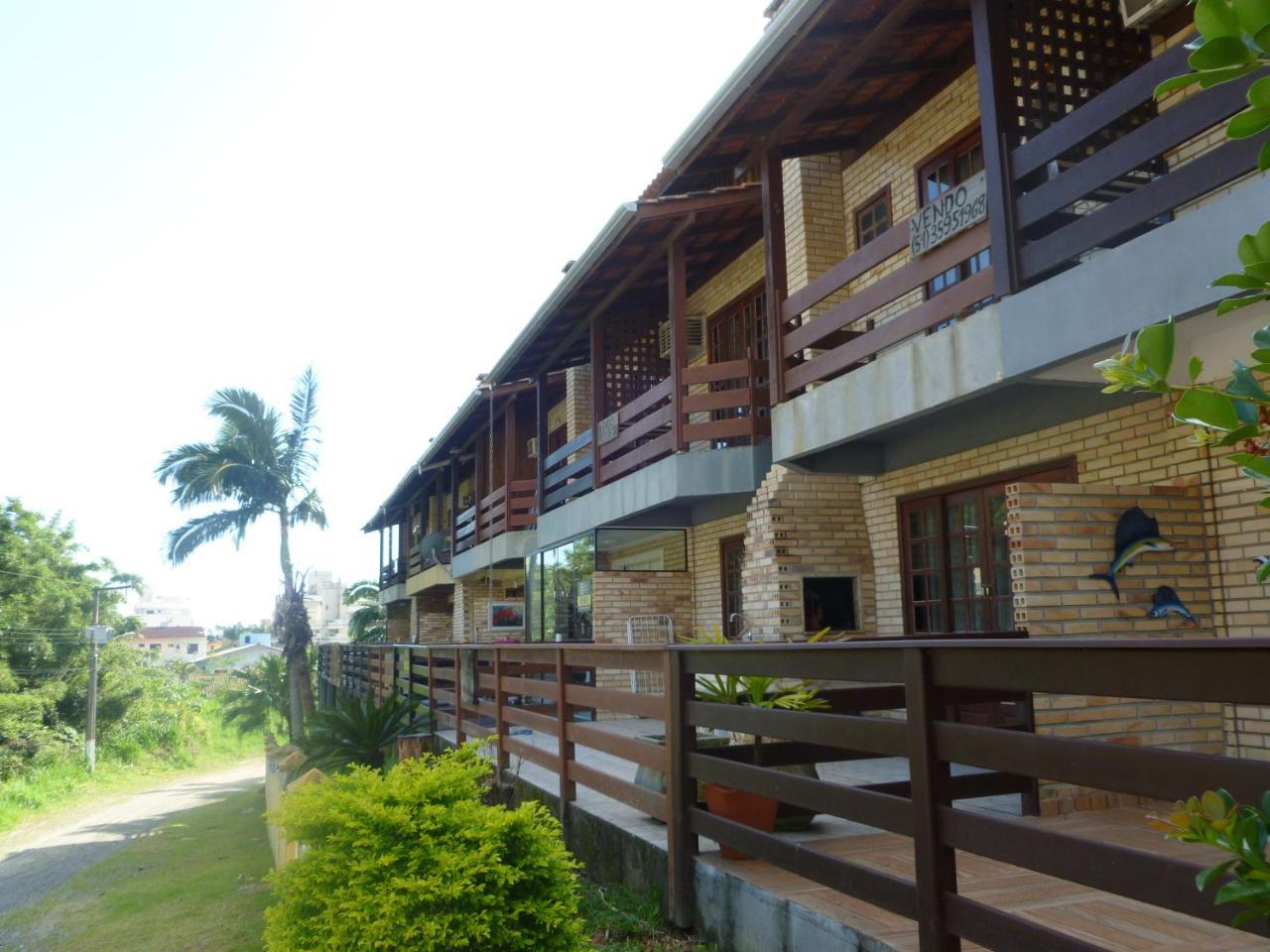 Apartamento 12 - Bombinhas - 200 Metros Da Praia Bagian luar foto